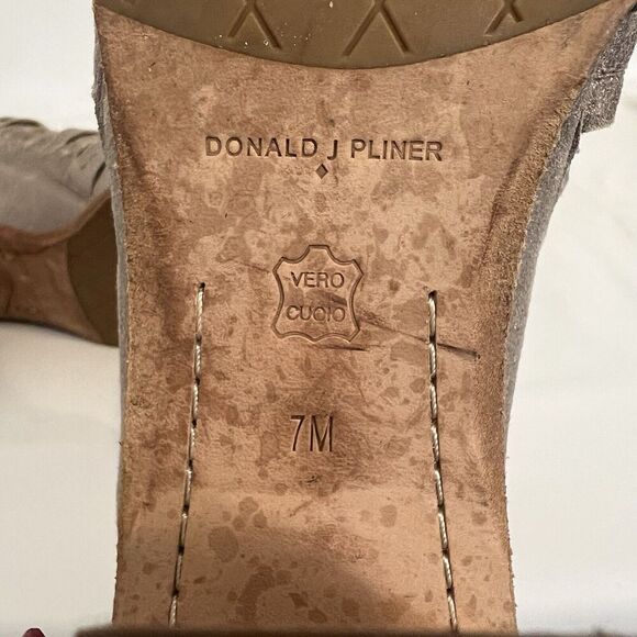 Donald J Pliner Womens Size 7 Kasia Metallic Open Toe Cutout Heel Booties - Picture 8 of 8